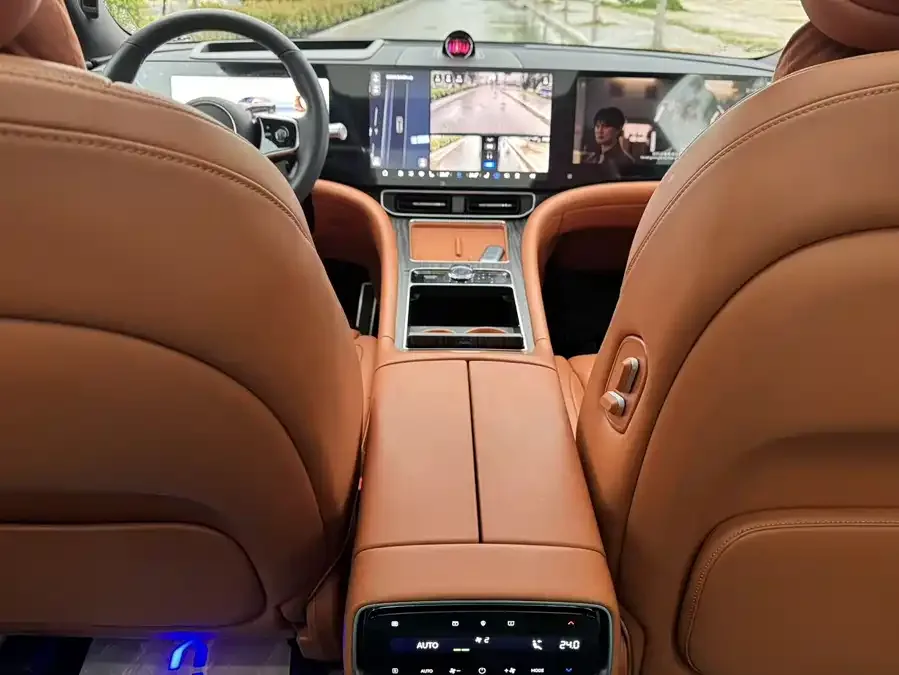 AITO M9 M9 2024 Extended Range Ultra Edition 42kWh 6-seater Edition 2024 — миниатюра 4