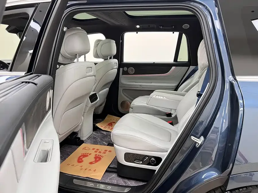 AITO M9 M9 2024 Extended Range Ultra Edition 42kWh 6-seater Edition 2024 — миниатюра 5