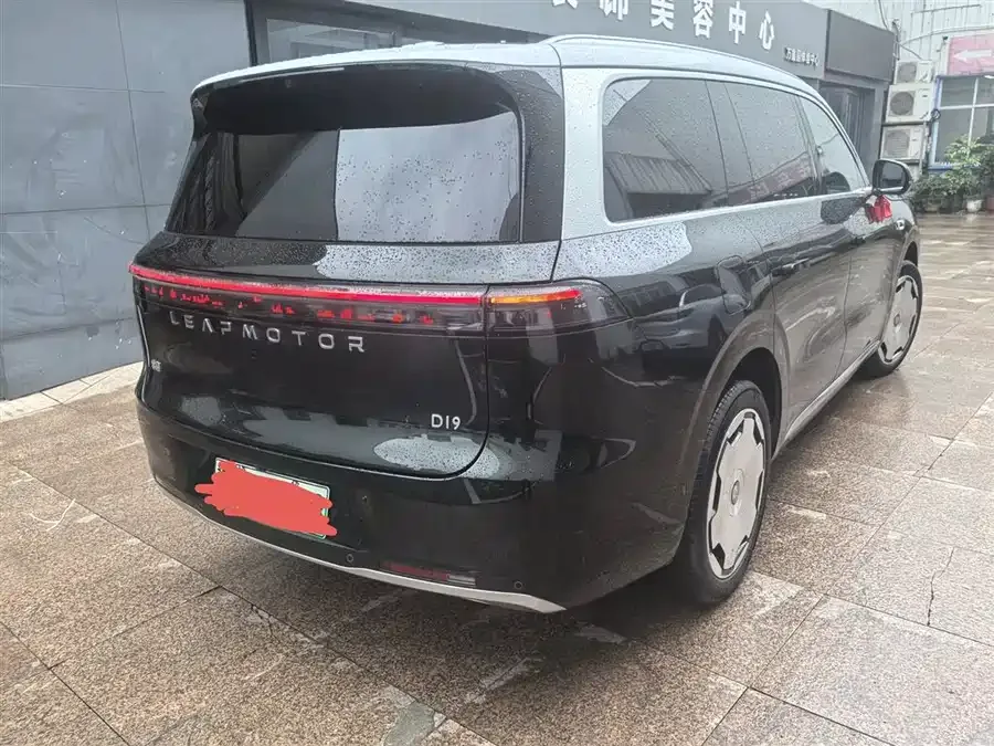 Leapmotor D19 Leapmotor D19 2026 Range Extended 500 Smart Edition Six-Seater 2026 — миниатюра 4