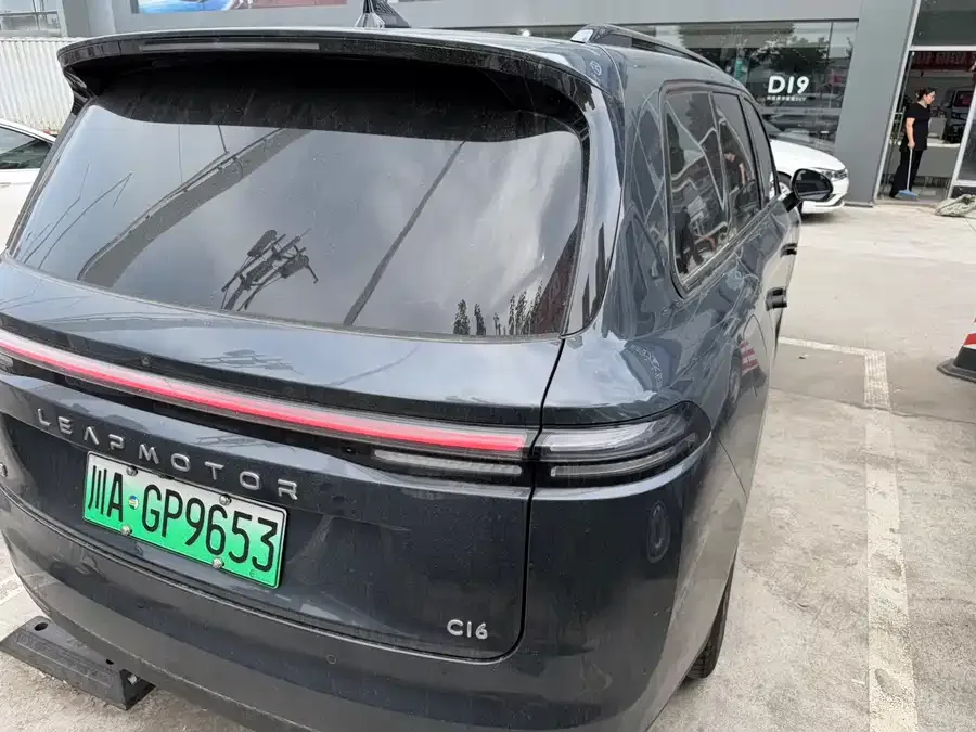 Leapmotor C16 Leapmotor C16 2026 Extended Range 280 LiDAR Smart Edition 5-Seater 2025 — миниатюра 3