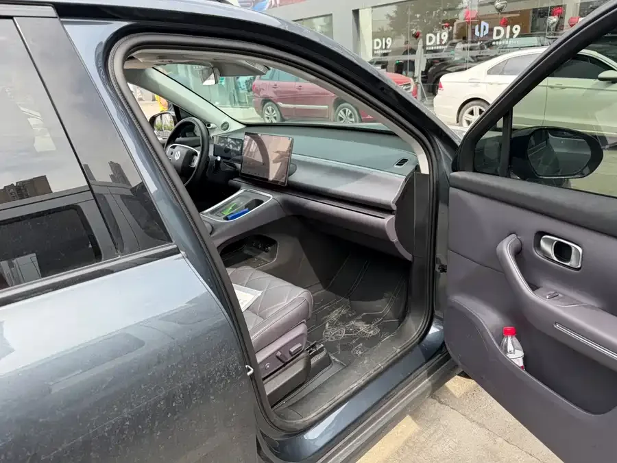 Leapmotor C16 Leapmotor C16 2026 Extended Range 280 LiDAR Smart Edition 5-Seater 2025 — миниатюра 4