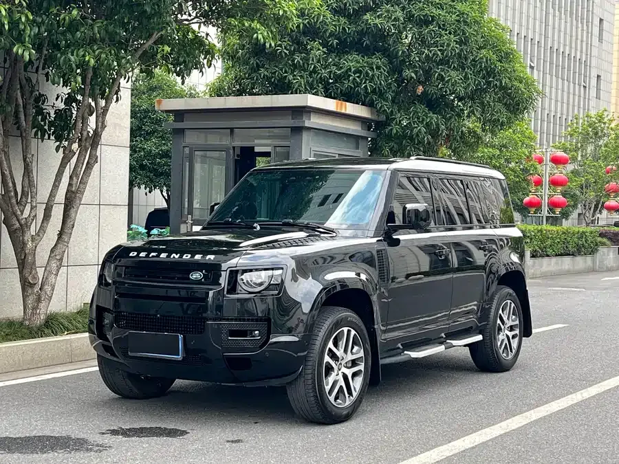 Land Rover guard 2023