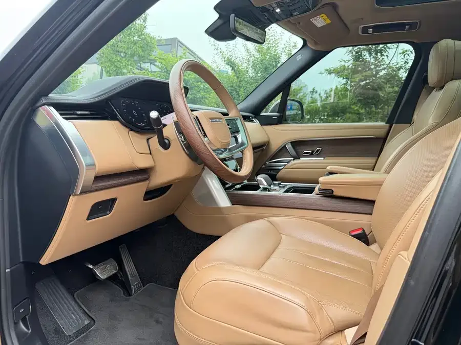 Land Rover Range Rover Range Rover 2023 3.0 L6 400PS Seven-seat Extended Edition 2023 — миниатюра 3