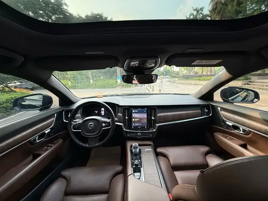Volvo S90 2024 B5 Zhiyuan Luxury Edition 2024 — миниатюра 5