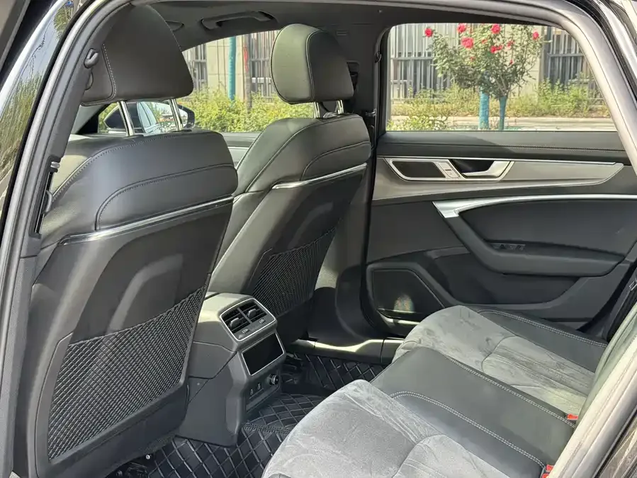 Audi A6L 2024 45 TFSI quattro premium dynamic model 2024 — миниатюра 2
