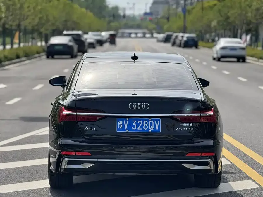 Audi A6L 2024 45 TFSI quattro premium dynamic model 2024 — миниатюра 3