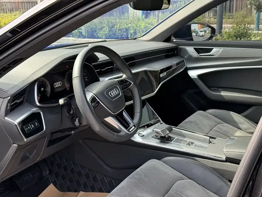 Audi A6L 2024 45 TFSI quattro premium dynamic model 2024 — миниатюра 4
