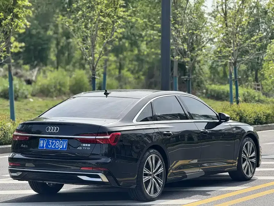 Audi A6L 2024 45 TFSI quattro premium dynamic model 2024 — миниатюра 5