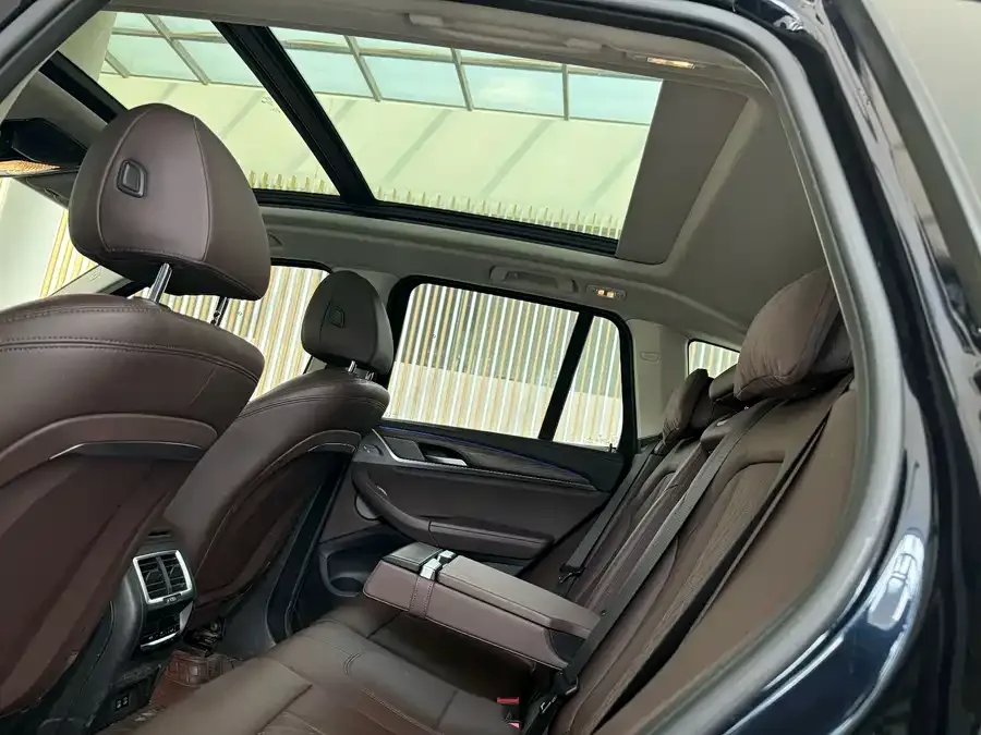 BMW X3 2022 facelift xDrive30i Leading M Night Edition 2022 — миниатюра 3
