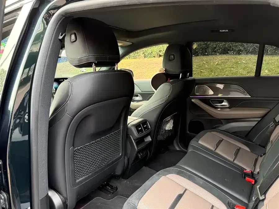 Mercedes-Benz GLE Coupe AMG Mercedes-Benz GLE Coupe AMG 2022 AMG GLE 53 4MATIC+ Coupe SUV 2023 — миниатюра 3