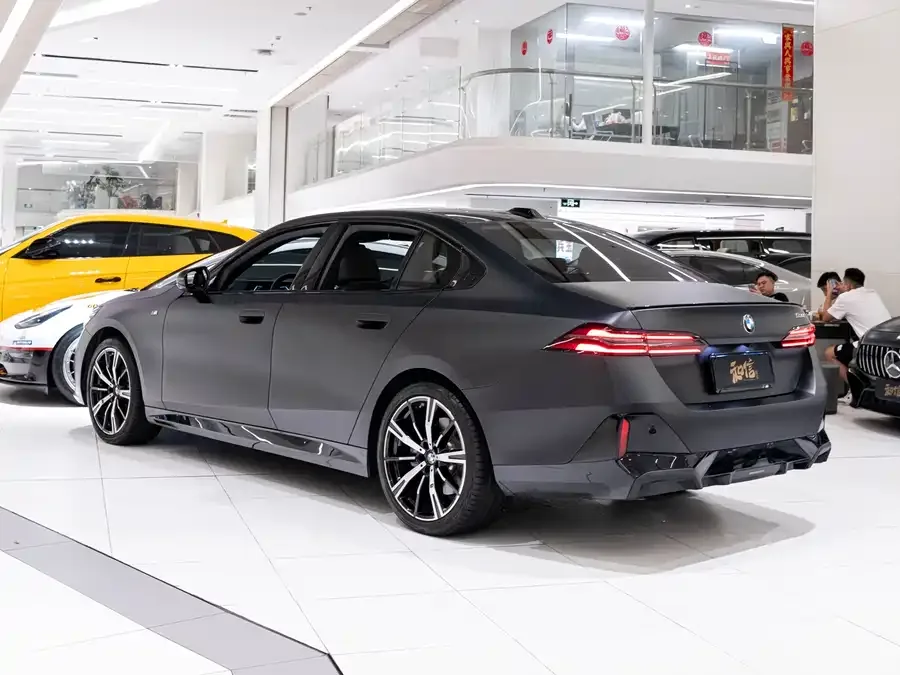 BMW 5 Series BMW 5 Series (Imported) 2024 530i Exclusive M Sport Package 2025 — миниатюра 5
