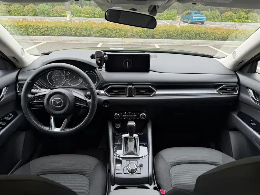 Mazda CX-5 2025 2.0L Automatic 2WD Comfort Edition 2025 — миниатюра 4