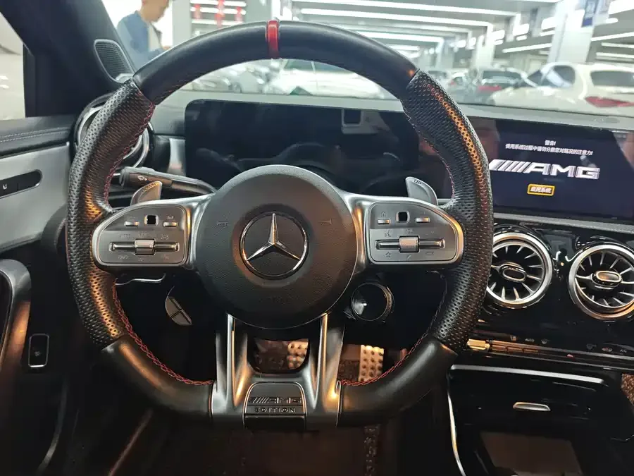 Mercedes-Benz A-Class AMG Mercedes-Benz A-Class AMG 2021 AMG A 35 L 4MATIC Blazing Night Special Edition 2022 — миниатюра 3