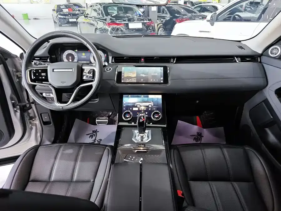 Land Rover Range Rover Aurora Range Rover Aurora 2023 Aurora L 249PS Corinthian Bronze Special Edition 2023 — миниатюра 2