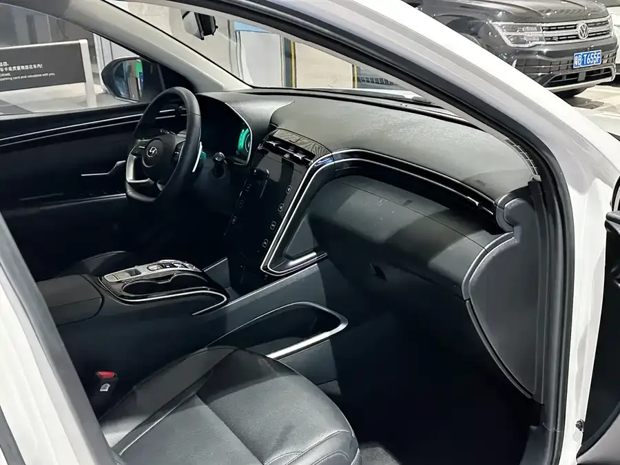 Hyundai tucson l Tucson 2023 Tucson L 1.5T Automatic 2WD GLX Elite Edition 2022 — миниатюра 3