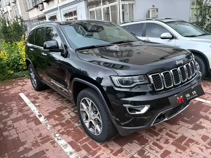 Jeep Grand Cherokee Grand Cherokee (Imported) 2020 3.0L Elite Navigation Edition 2022 — миниатюра 2