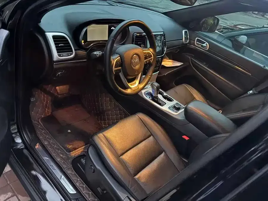 Jeep Grand Cherokee Grand Cherokee (Imported) 2020 3.0L Elite Navigation Edition 2022 — миниатюра 3