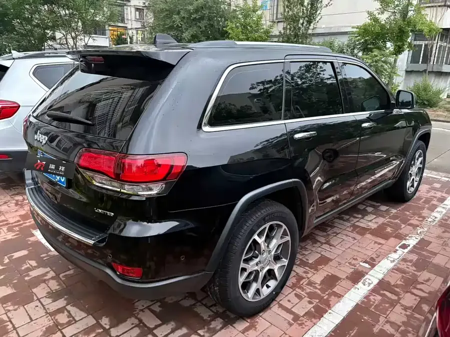 Jeep Grand Cherokee Grand Cherokee (Imported) 2020 3.0L Elite Navigation Edition 2022 — миниатюра 4
