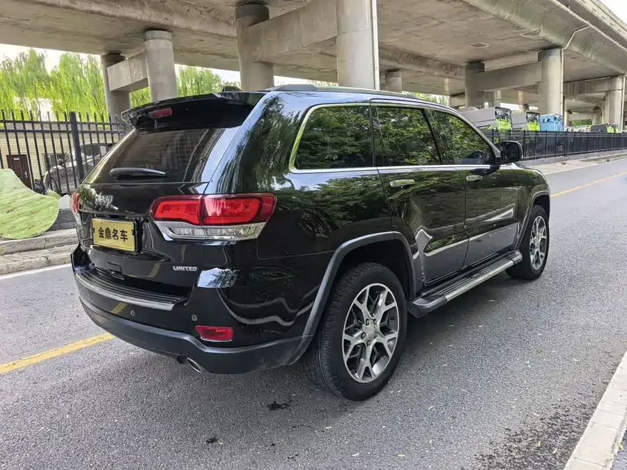 Jeep Grand Cherokee Grand Cherokee (Imported) 2021 3.0L 80th Anniversary Edition 2022 — миниатюра 2