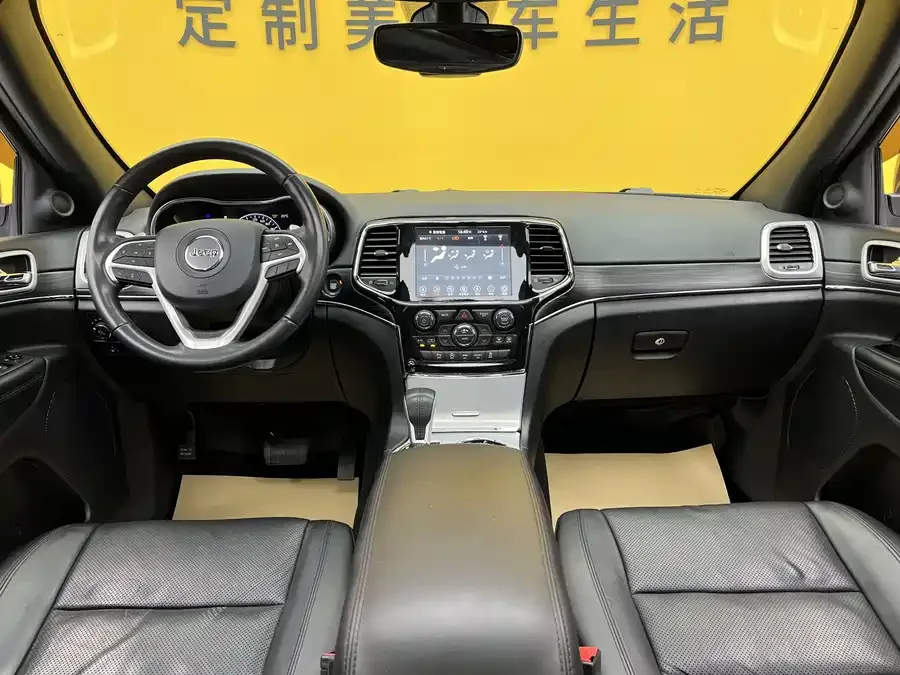 Jeep Grand Cherokee Grand Cherokee (Imported) 2020 3.0L Elite Navigation Edition 2022 — миниатюра 4