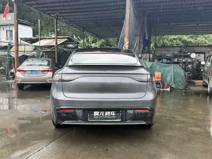 Smart world R7 Zhijie R7 2024 pure electric 802km Max 2024 — миниатюра 2
