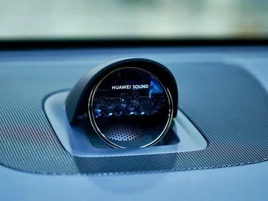 Smart world R7 Zhijie R7 2025 model with extended range of 331km Ultra 2025 — миниатюра 3
