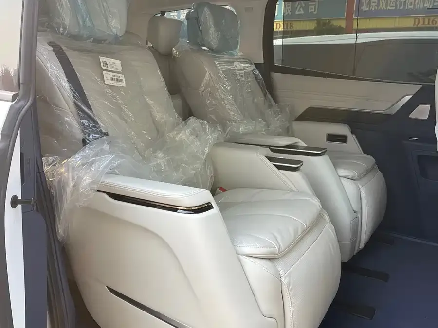 Buick Century Century 2025 2.0T 7-seat Yunshi Edition 2024 — миниатюра 3