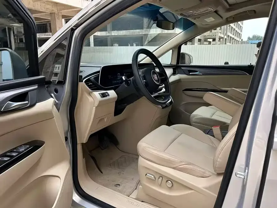 Buick GL8 2026 Land Cruiser Premium Edition 2026 — миниатюра 4