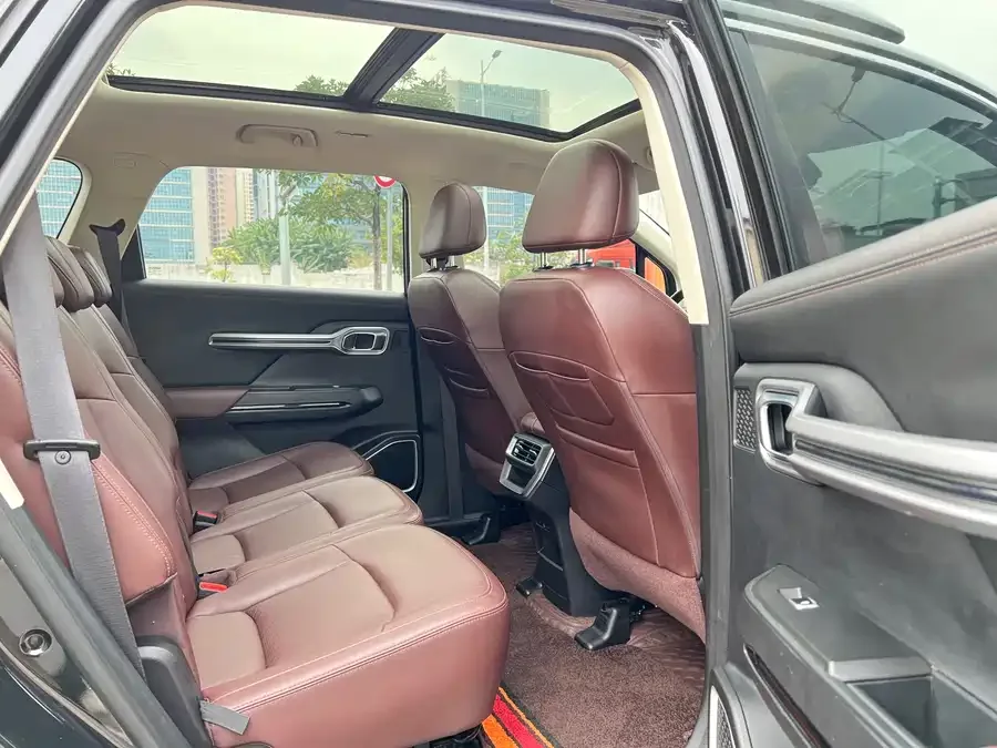 Geely Okavango Haoyue 2022 1.8TD Automatic Premium 7 Seaters 2022 — миниатюра 4