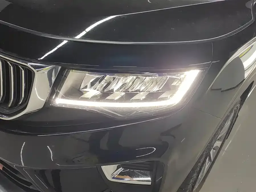 Geely Okavango Haoyue 2022 1.8TD DCT Luxury 7-seater 2022 — миниатюра 2