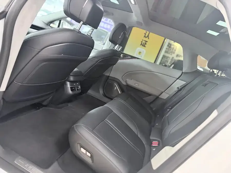 Zeekr 007 Zeekr 007 2024 rear-wheel drive version 100kWh 2024 — миниатюра 3