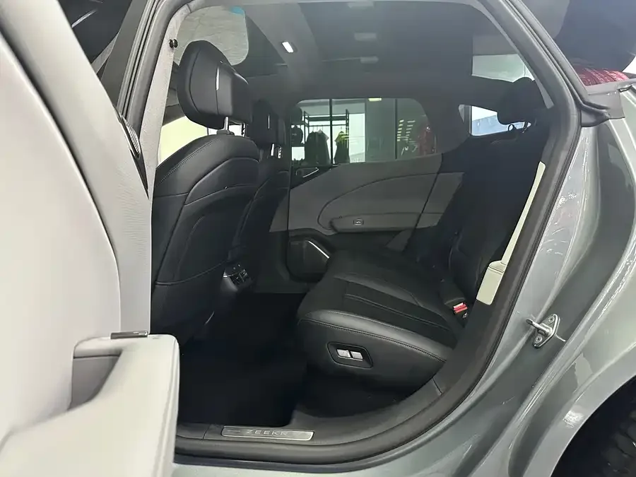 Zeekr 007 Zeekr 007 2025 rear-wheel drive smart driving version 75kWh 2025 — миниатюра 3
