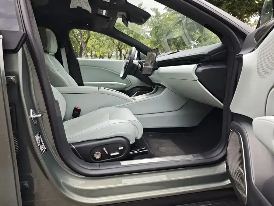 Zeekr 007 Zeekr 007 2025 Long Range 4WD Smart Driving Edition 100kWh 2025 — миниатюра 4