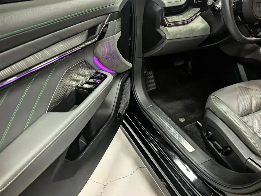 Zeekr 001 Zeekr 001 2024 WE version 100kWh rear-wheel drive 2024 — миниатюра 2