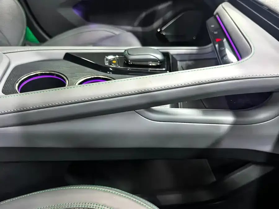 Zeekr 001 Zeekr 001 2024 WE version 100kWh rear-wheel drive 2024 — миниатюра 5
