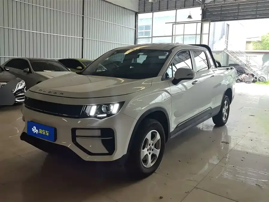 Geely King Kong Geely Radar King Kong 2025 PHEV 4WD Standard Box King Kong 2025 — фото 1, купить с доставкой в Москву