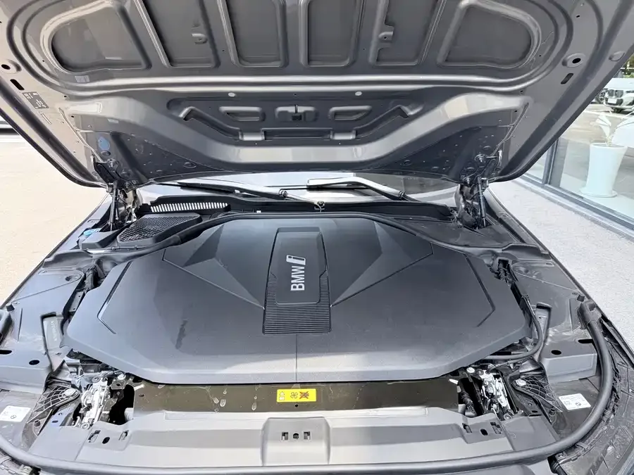 BMW i5 2024 eDrive 35L M Sport Package 2024 — миниатюра 4