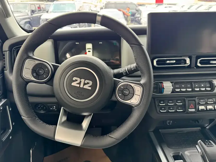 212 T01 212 T01 2025 2.0T Diesel Edition 2026 — миниатюра 3