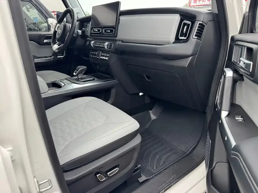 212 T01 212 T01 2025 2.0T Diesel Edition 2026 — миниатюра 4
