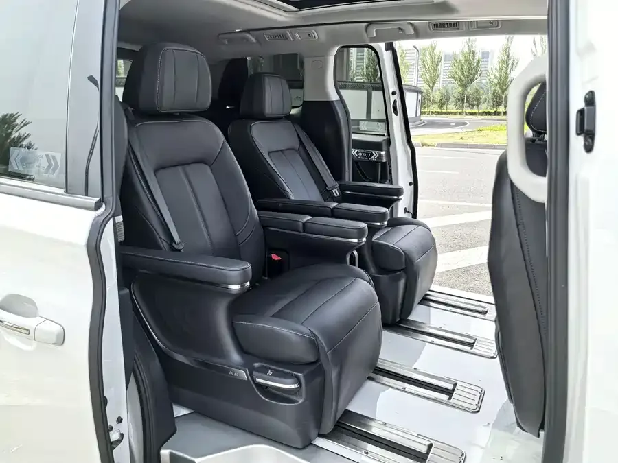GAC Trumpchi M8 Trumpchi M8 2023 Lead Show Series 390T Extreme Edition 2023 — миниатюра 5