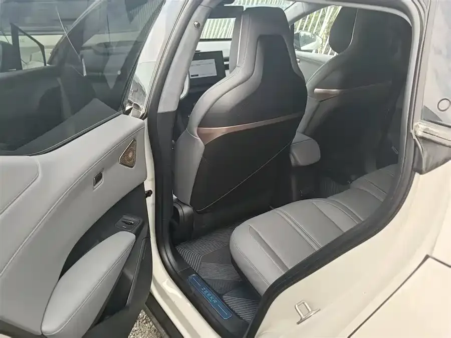 Zeekr X Zeekr X 2025 four-seat rear-wheel drive cube version 2024 — миниатюра 4