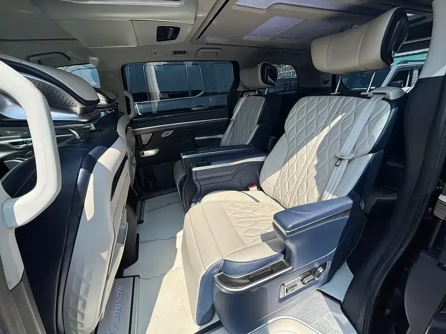 GAC Trumpchi M8 Trumpchi M8 2021 Facelift Lingxiu Series 390T Deluxe Edition 2022 — миниатюра 3