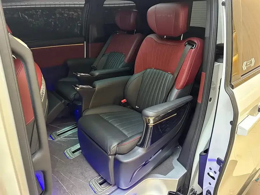 GAC Trumpchi M8 Trumpchi M8 2023 Grandmaster Series Dual Engine Royal Edition 2023 — миниатюра 4