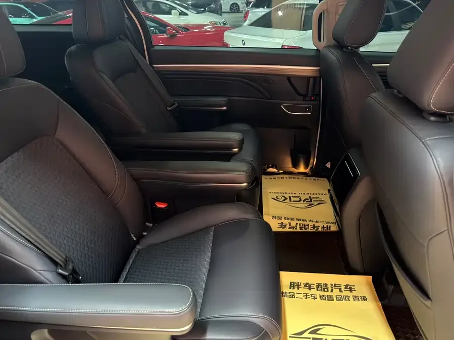 GAC Trumpchi M8 Trumpchi M8 2023 Lingxiu Series 390T Deluxe Edition 2023 — миниатюра 2