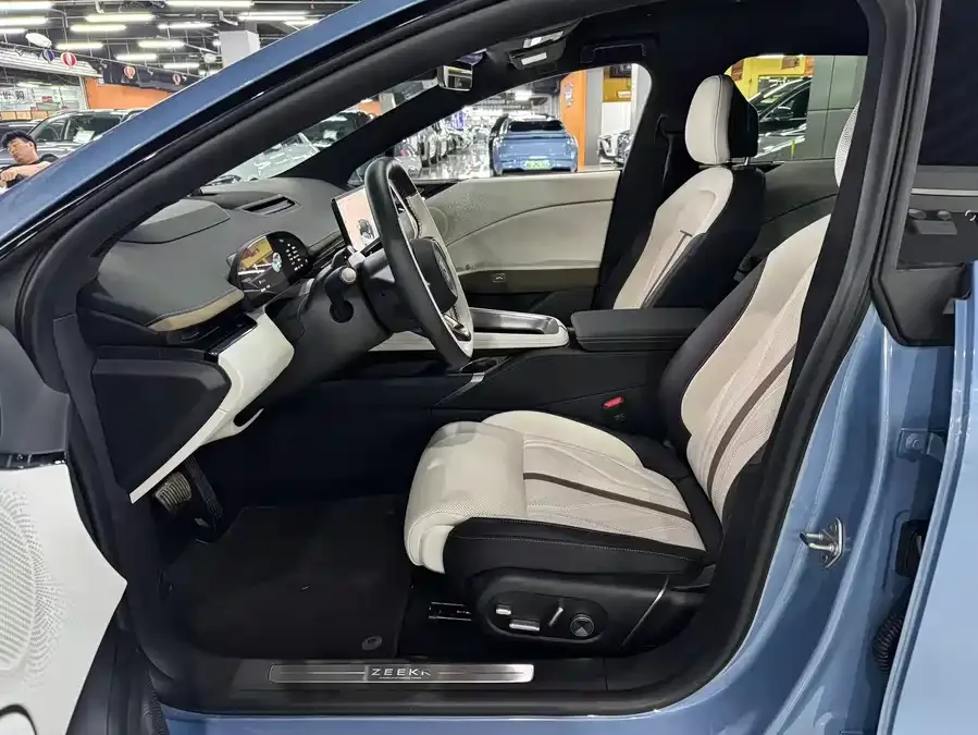 Zeekr 007GT Zeekr 007GT 2025 All-Wheel Drive Smart Edition 75kWh 2025 — миниатюра 4