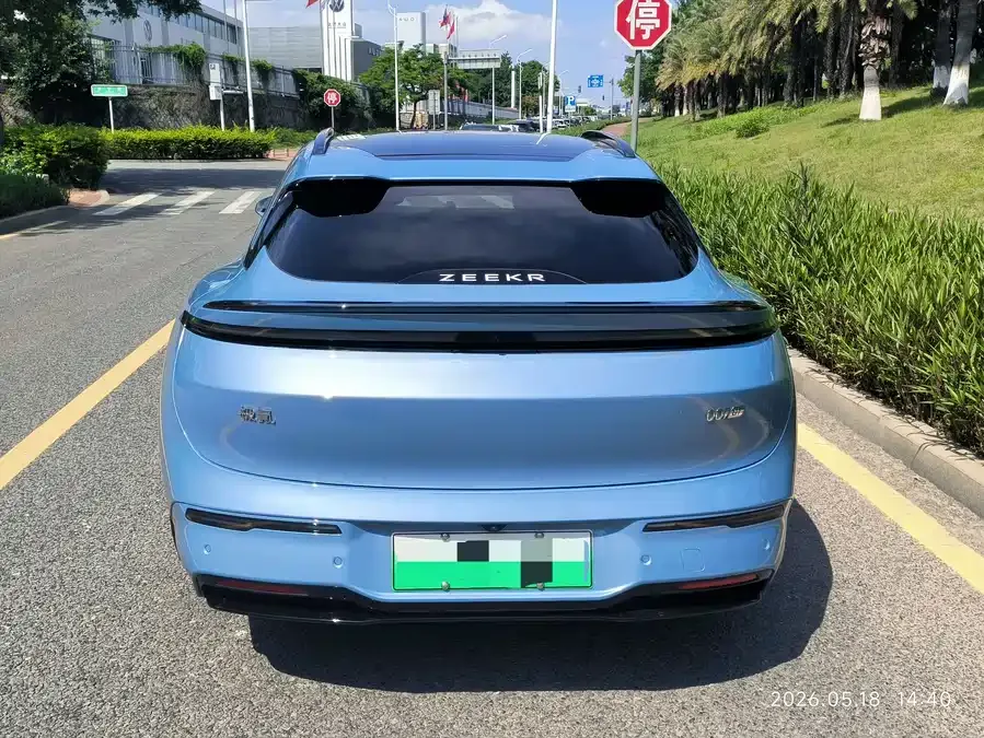 Zeekr 007GT Zeekr 007GT 2025 All-Wheel Drive Smart Edition 75kWh 2025 — миниатюра 4