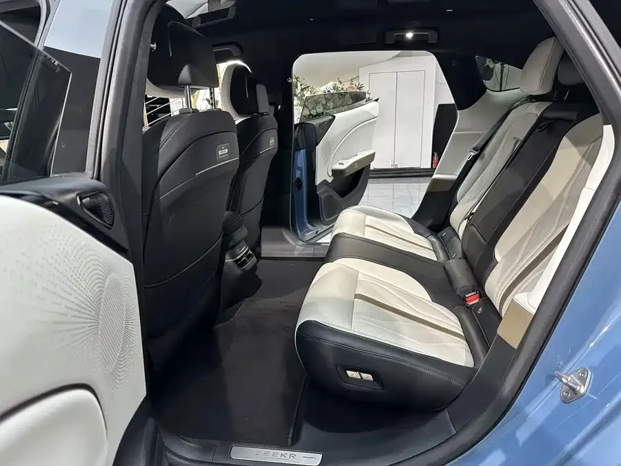 Zeekr 007GT Zeekr 007GT 2025 All-Wheel Drive Smart Edition 75kWh 2025 — миниатюра 3