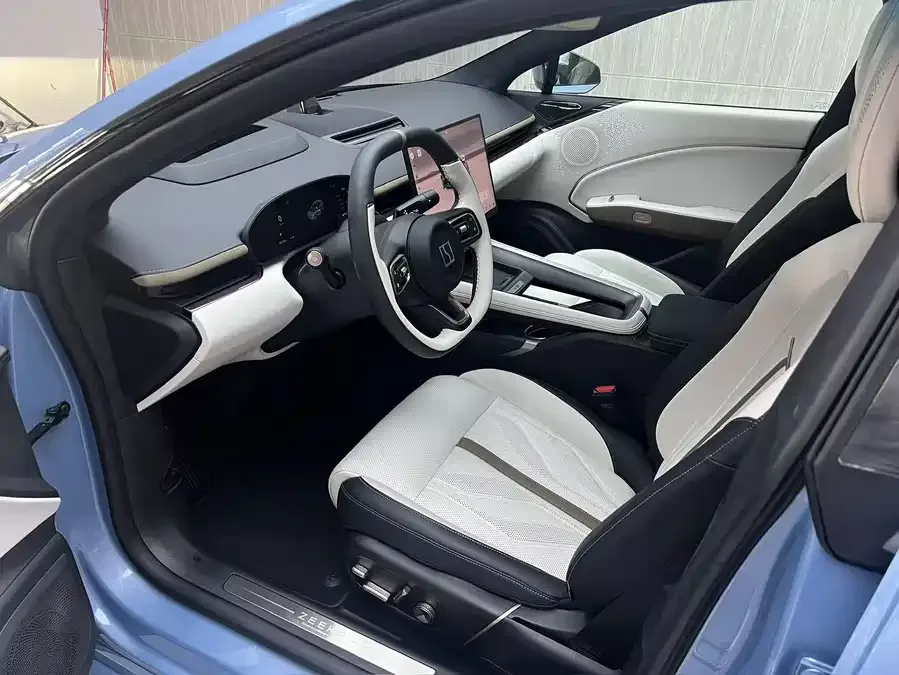 Zeekr 007GT Zeekr 007GT 2025 All-Wheel Drive Smart Edition 75kWh 2025 — миниатюра 3
