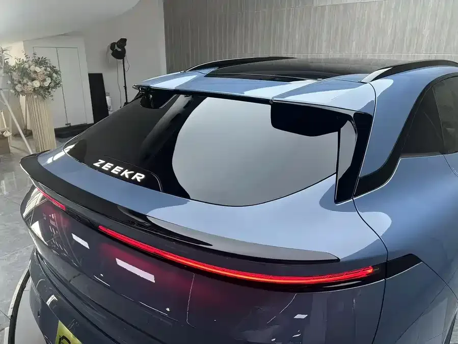 Zeekr 007GT Zeekr 007GT 2025 All-Wheel Drive Smart Edition 75kWh 2025 — миниатюра 3
