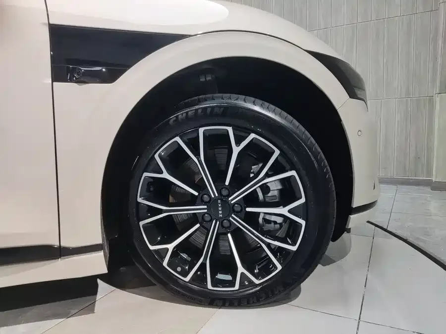 Zeekr 007GT Zeekr 007GT 2025 All-Wheel Drive Smart Edition 75kWh 2025 — миниатюра 4